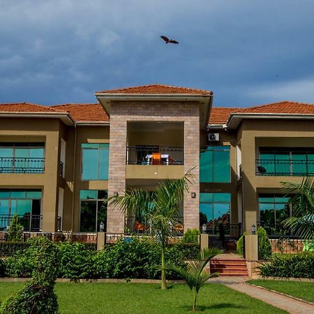 Lakepoint Villa เอนเทบเบ้ ภายนอก รูปภาพ