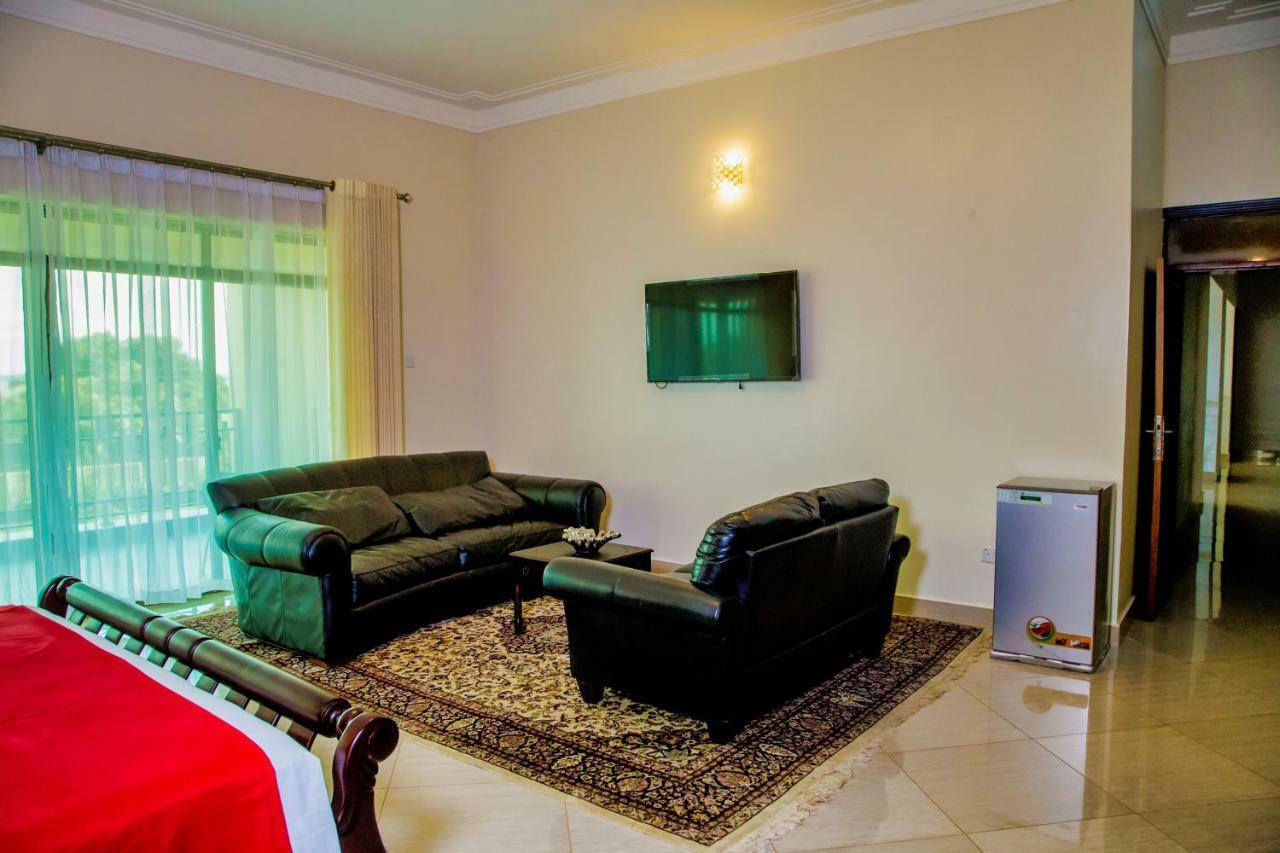 Lakepoint Villa เอนเทบเบ้ ภายนอก รูปภาพ