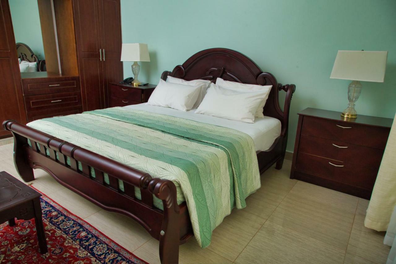Lakepoint Villa เอนเทบเบ้ ภายนอก รูปภาพ