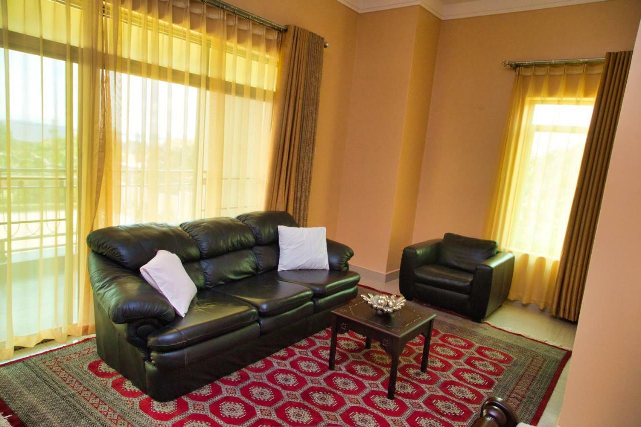 Lakepoint Villa เอนเทบเบ้ ภายนอก รูปภาพ